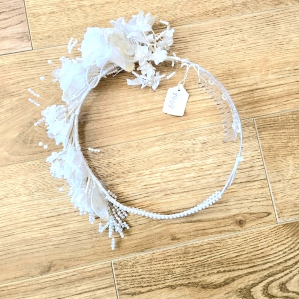 ❤️Bridal Headpiece NEVER USED Flowers &  Leaves w Pearl Detail 🇨🇦